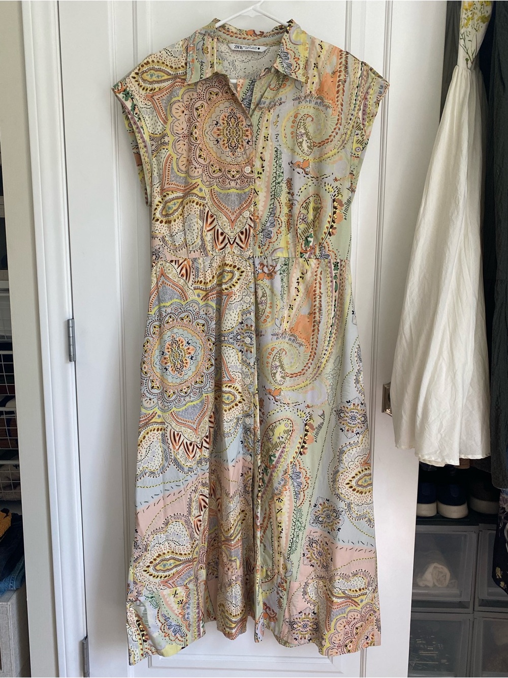 Zara: Sleeveless Paisley Midi Dress